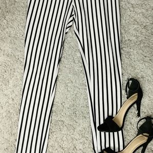 White & black striped leggings